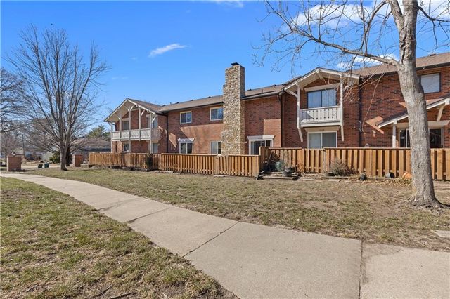 5736 W 97th Street, Overland Park, KS 6607
