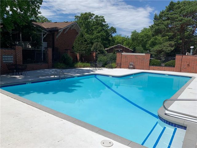 5736 W 97th Street, Overland Park, KS 6607