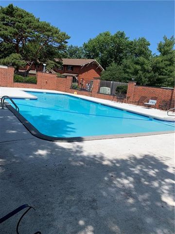 5736 W 97th Street, Overland Park, KS 6607