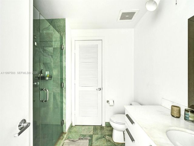 1050 Brickell Ave 2722, Miami, FL 33131