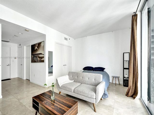 1050 Brickell Ave 2722, Miami, FL 33131