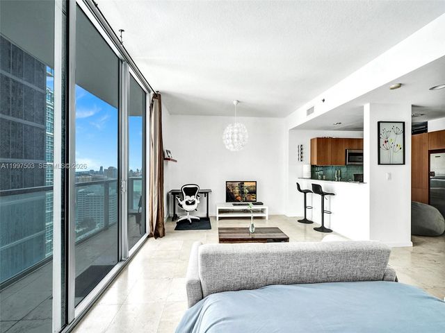 1050 Brickell Ave 2722, Miami, FL 33131