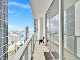 1050 Brickell Ave 2722, Miami, FL 33131