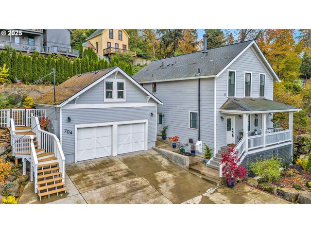 704 3RD Ave, Oregon City, OR 97045