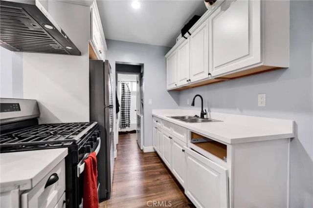 67 W Pleasant, Long Beach, CA 90805