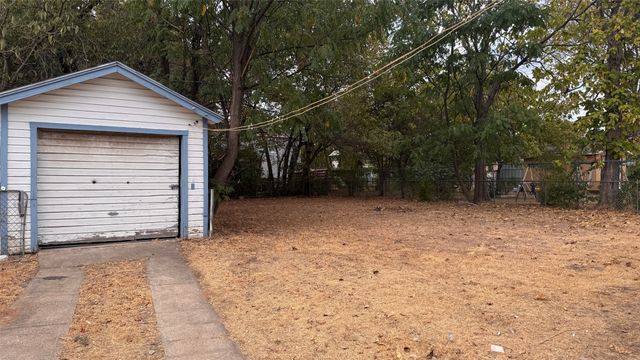 8445 Tackett Street, Dallas, TX 75217