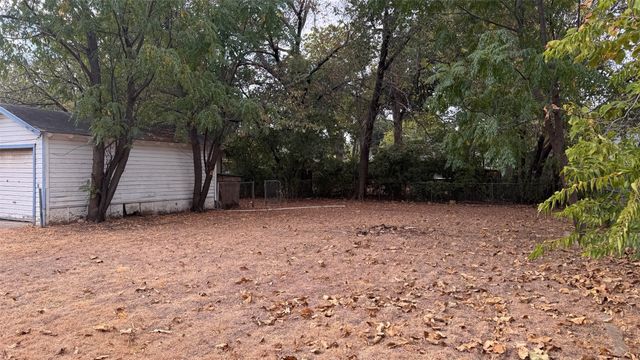8445 Tackett Street, Dallas, TX 75217
