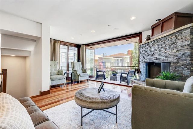 436 32nd St., Manhattan Beach, CA 90266