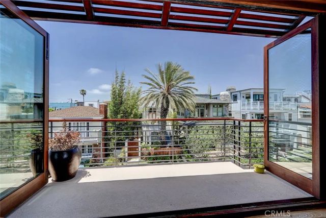 436 32nd St., Manhattan Beach, CA 90266