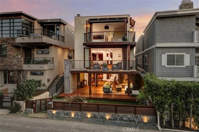 436 32nd St., Manhattan Beach, CA 90266