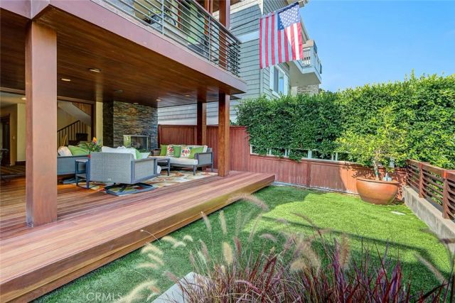 436 32nd St., Manhattan Beach, CA 90266