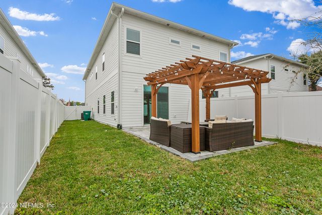 807 7TH Avenue S, Jacksonville Beach, FL 32250