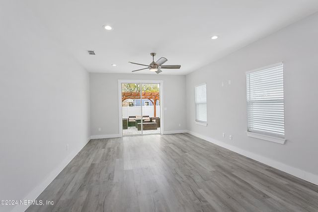 807 7TH Avenue S, Jacksonville Beach, FL 32250