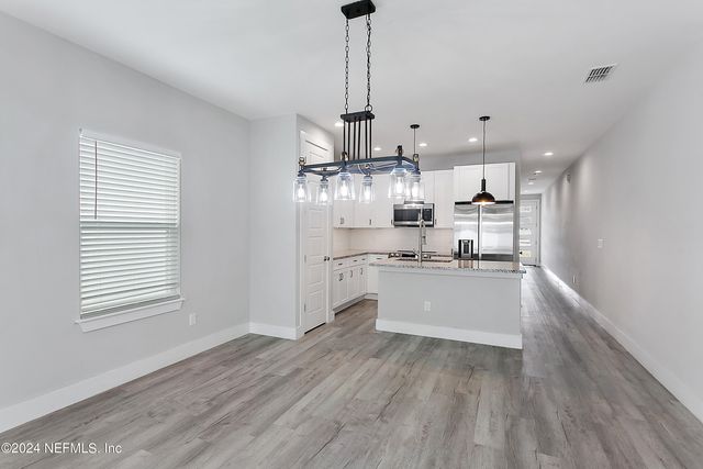 807 7TH Avenue S, Jacksonville Beach, FL 32250