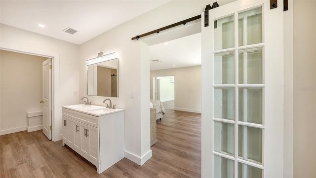 2465 FOSTER LANE, Sarasota, FL 34239