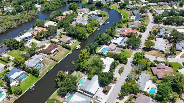 2465 FOSTER LANE, Sarasota, FL 34239
