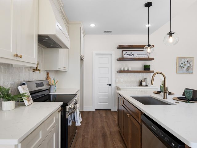 5048 Cottey Street, Fort Worth, TX 76105