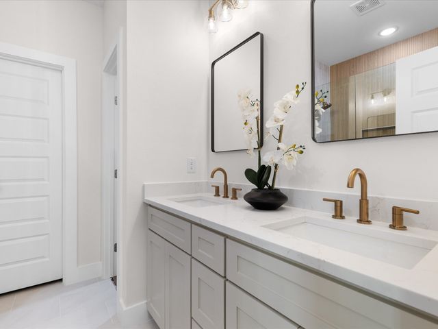 5048 Cottey Street, Fort Worth, TX 76105