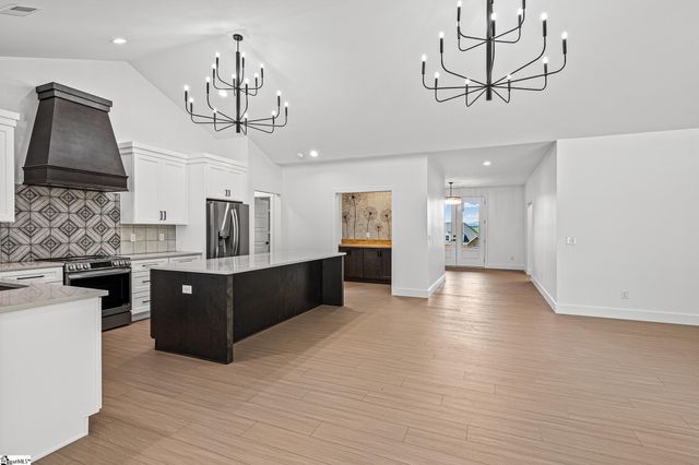329 Wall Street, Campobello, SC 29322