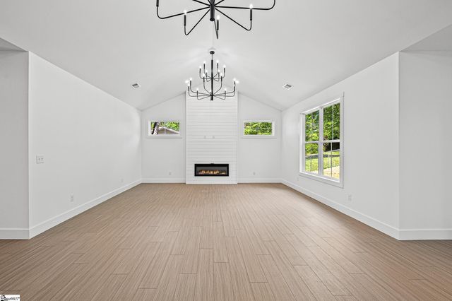 329 Wall Street, Campobello, SC 29322