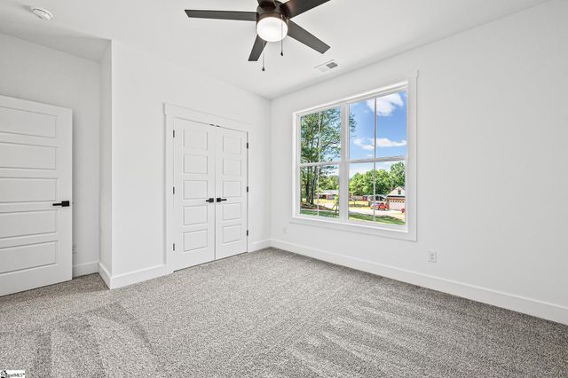 329 Wall Street, Campobello, SC 29322