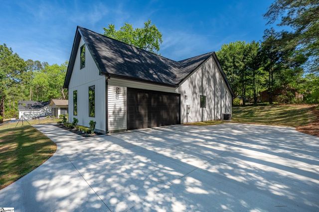 329 Wall Street, Campobello, SC 29322