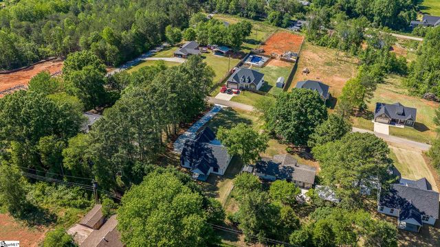 329 Wall Street, Campobello, SC 29322