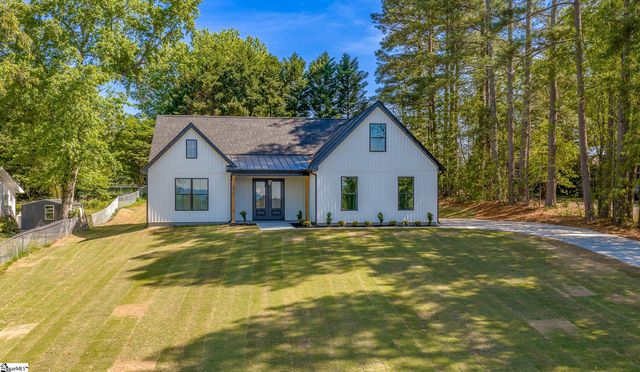 329 Wall Street, Campobello, SC 29322