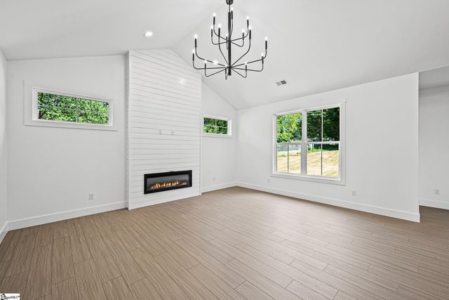 329 Wall Street, Campobello, SC 29322