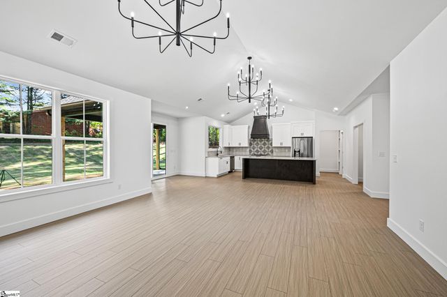 329 Wall Street, Campobello, SC 29322