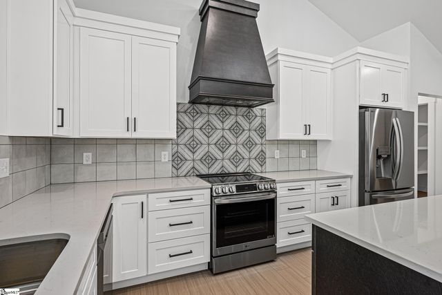 329 Wall Street, Campobello, SC 29322