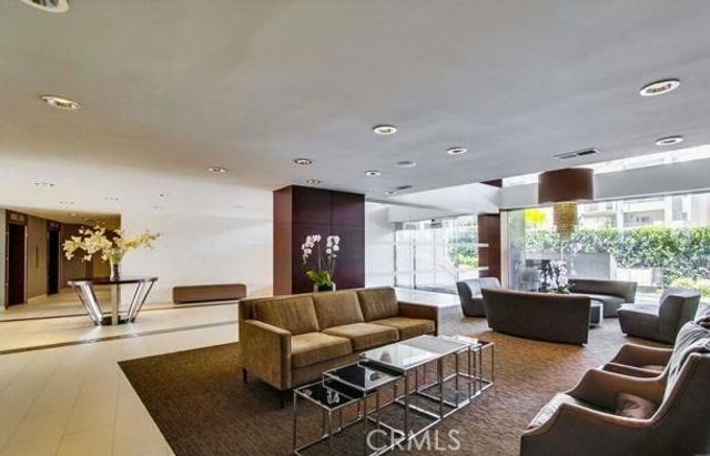 7250 Franklin, Los Angeles, CA 90046