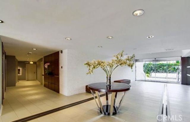 7250 Franklin, Los Angeles, CA 90046