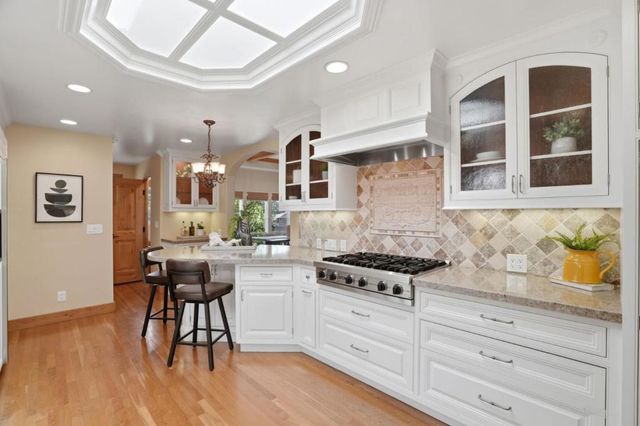 17660 Vineland Avenue, Monte Sereno, CA 95030
