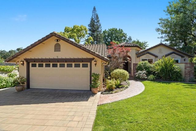 17660 Vineland Avenue, Monte Sereno, CA 95030