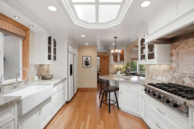 17660 Vineland Avenue, Monte Sereno, CA 95030