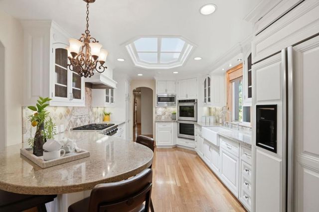 17660 Vineland Avenue, Monte Sereno, CA 95030