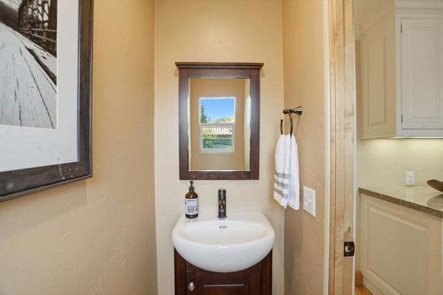 17660 Vineland Avenue, Monte Sereno, CA 95030