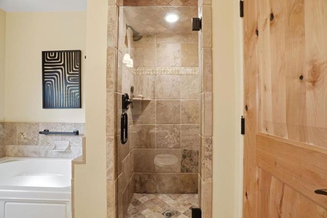 17660 Vineland Avenue, Monte Sereno, CA 95030