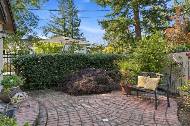 17660 Vineland Avenue, Monte Sereno, CA 95030