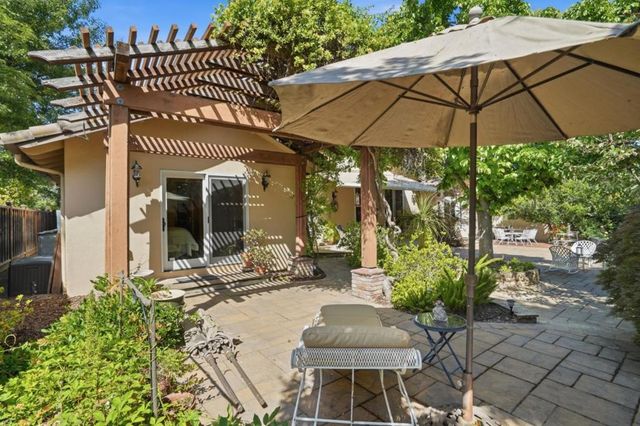 17660 Vineland Avenue, Monte Sereno, CA 95030
