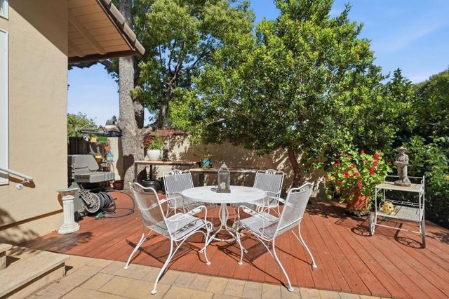 17660 Vineland Avenue, Monte Sereno, CA 95030
