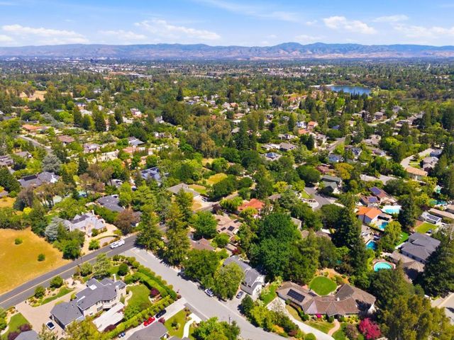 17660 Vineland Avenue, Monte Sereno, CA 95030