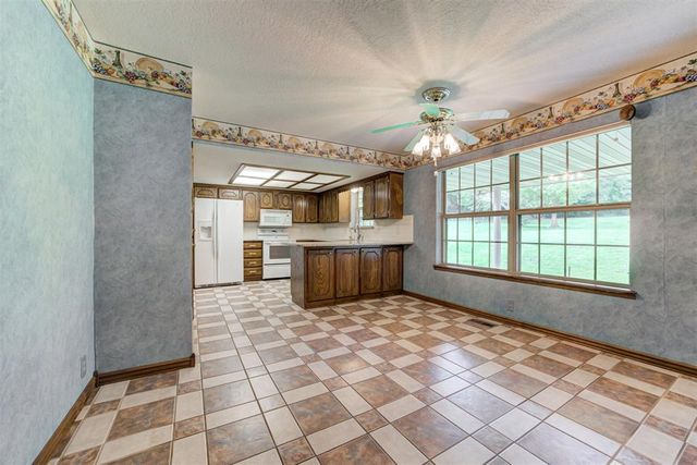 5812 Parkhurst Road, Edmond, OK 73034