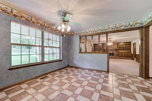 5812 Parkhurst Road, Edmond, OK 73034