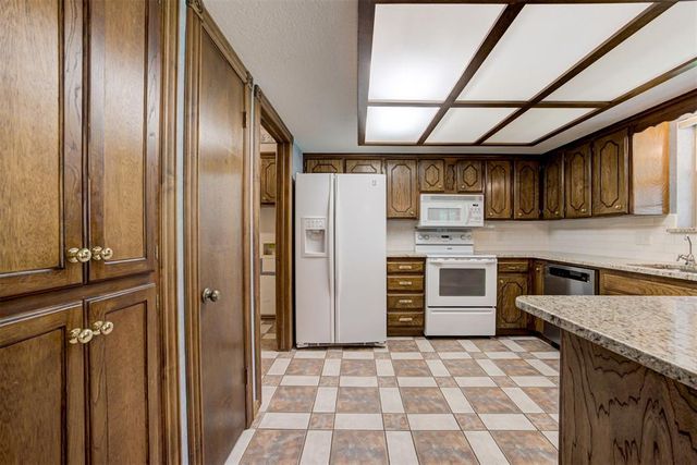 5812 Parkhurst Road, Edmond, OK 73034