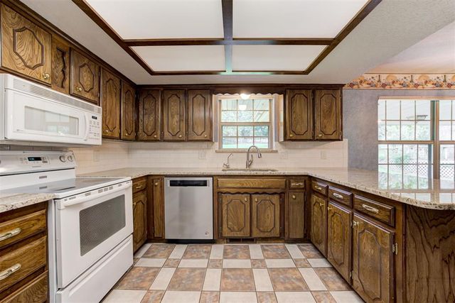 5812 Parkhurst Road, Edmond, OK 73034