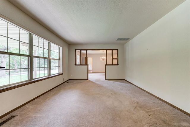 5812 Parkhurst Road, Edmond, OK 73034