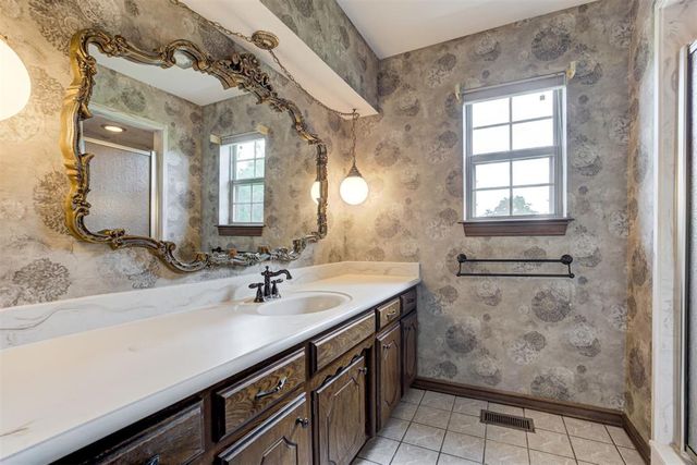 5812 Parkhurst Road, Edmond, OK 73034