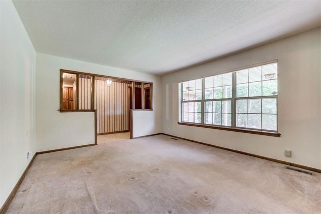 5812 Parkhurst Road, Edmond, OK 73034
